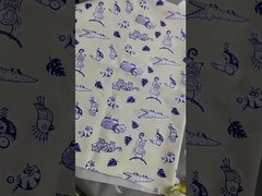 92% πολυεστέρα, 8% σπάντεξ, 165 γραμμάρια, έντυπο ύφασμα που αλλάζει χρώμα όταν εκτίθεται στο νερό