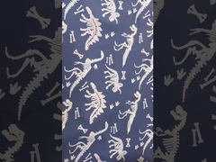 92% πολυεστέρα, 8% σπάντεξ, 165 γραμμάρια, έντυπο ύφασμα που αλλάζει χρώμα όταν εκτίθεται στο νερό